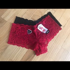 Set of 2 Medium Size 6 Boyleg Cheeky Lace Panties